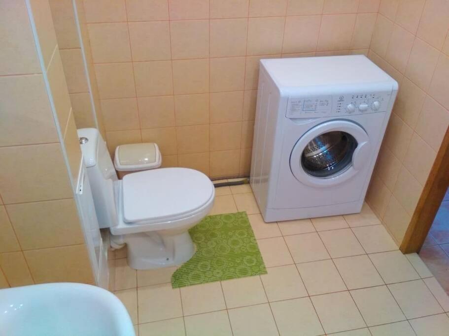 уютная метро харьковская 3 мин, паспорт-сервис, аэропорт борисполь Apartment *